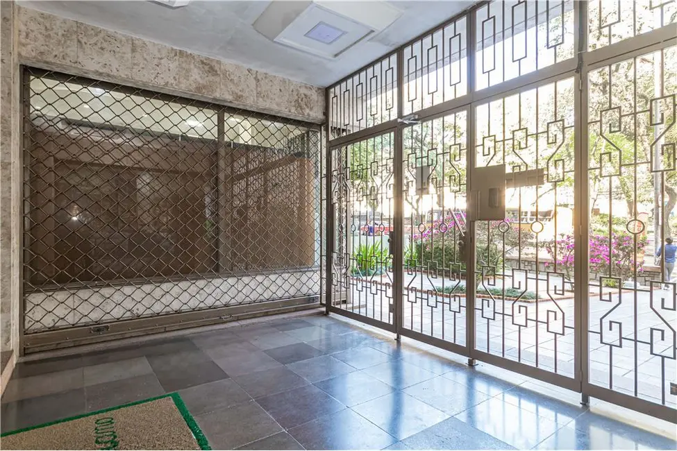 Apartamento com 3 quartos à venda, 133m2 em Centro Histórico, Porto Alegre - RS - imagem 4 Foto 4 de Apartamento com 3 quartos à venda, 133m2 em Centro Histórico, Porto Alegre - RS