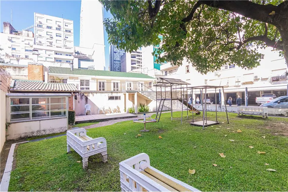 Apartamento com 3 quartos à venda, 133m2 em Centro Histórico, Porto Alegre - RS - imagem 7 Foto 7 de Apartamento com 3 quartos à venda, 133m2 em Centro Histórico, Porto Alegre - RS