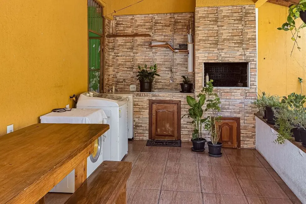 Casa com 2 quartos à venda, 94m2 em Rubem Berta, Porto Alegre - RS - imagem 5 Foto 5 de Casa com 2 quartos à venda, 94m2 em Rubem Berta, Porto Alegre - RS