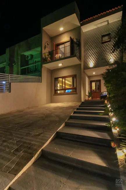 Casa de Condomínio com 3 quartos à venda, 152m2 em Espírito Santo, Porto Alegre - RS - imagem 4 Foto 4 de Casa de Condomínio com 3 quartos à venda, 152m2 em Espírito Santo, Porto Alegre - RS