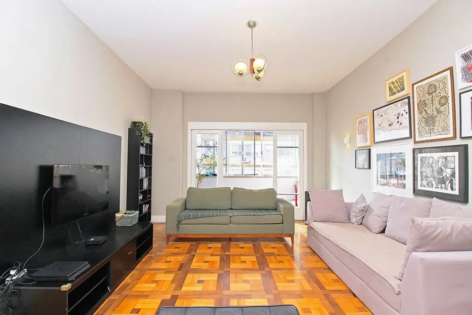 Apartamento com 3 quartos à venda, 140m2 em Centro Histórico, Porto Alegre - RS - imagem 3 Foto 3 de Apartamento com 3 quartos à venda, 140m2 em Centro Histórico, Porto Alegre - RS