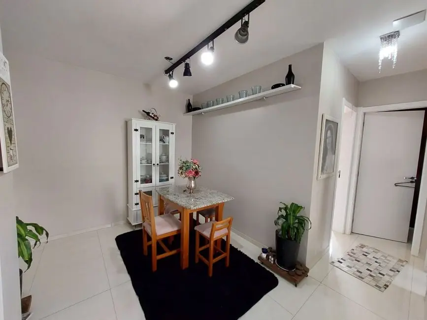 Apartamento com 2 quartos à venda, 46m2 em Ipanema, Porto Alegre - RS - imagem 2 Foto 2 de Apartamento com 2 quartos à venda, 46m2 em Ipanema, Porto Alegre - RS