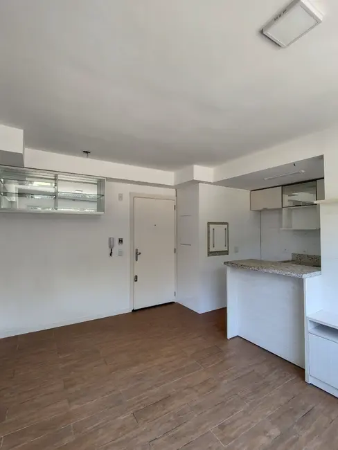 Apartamento com 2 quartos à venda, 50m2 em Azenha, Porto Alegre - RS - imagem 3 Foto 3 de Apartamento com 2 quartos à venda, 50m2 em Azenha, Porto Alegre - RS