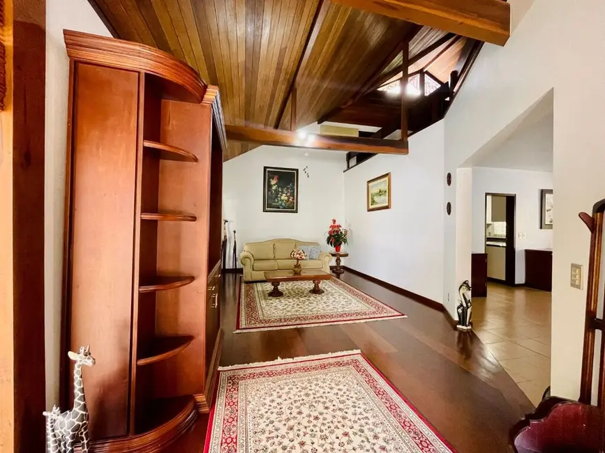 Casa de Condomínio com 3 quartos à venda, 298m2 em Velha, Blumenau - SC - imagem 4 Foto 4 de Casa de Condomínio com 3 quartos à venda, 298m2 em Velha, Blumenau - SC