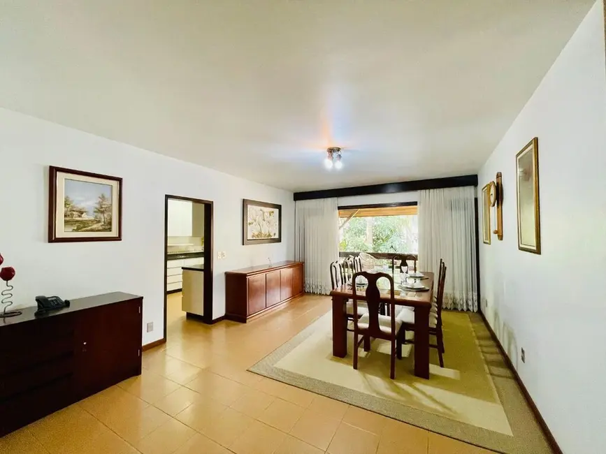 Casa de Condomínio com 3 quartos à venda, 298m2 em Velha, Blumenau - SC - imagem 8 Foto 8 de Casa de Condomínio com 3 quartos à venda, 298m2 em Velha, Blumenau - SC