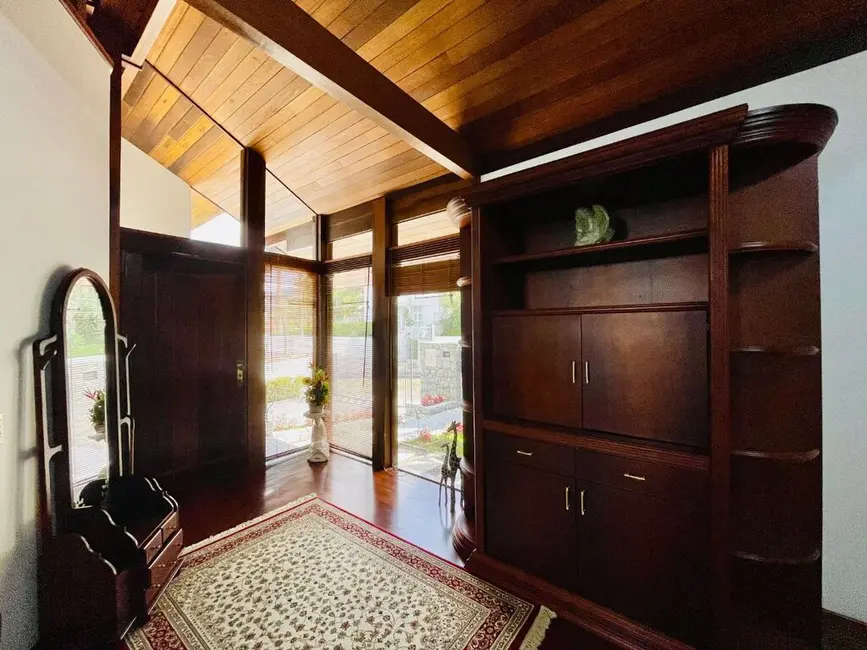Casa de Condomínio com 3 quartos à venda, 298m2 em Velha, Blumenau - SC - imagem 3 Foto 3 de Casa de Condomínio com 3 quartos à venda, 298m2 em Velha, Blumenau - SC