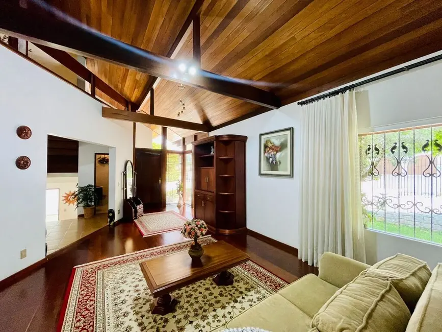 Casa de Condomínio com 3 quartos à venda, 298m2 em Velha, Blumenau - SC - imagem 6 Foto 6 de Casa de Condomínio com 3 quartos à venda, 298m2 em Velha, Blumenau - SC