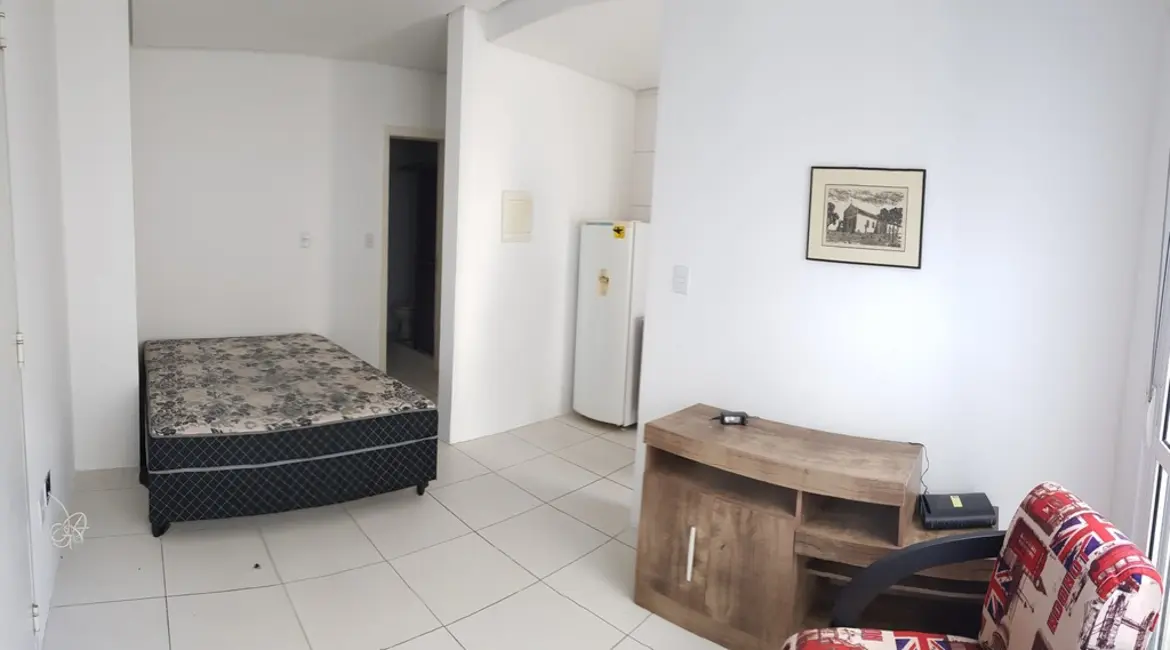 Kitnet com 1 quarto à venda, 26m2 em Menino Deus, Porto Alegre - RS - imagem 3 Foto 3 de Kitnet com 1 quarto à venda, 26m2 em Menino Deus, Porto Alegre - RS