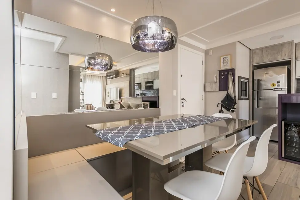 Apartamento com 2 quartos à venda, 64m2 em Independência, Porto Alegre - RS - imagem 6 Foto 6 de Apartamento com 2 quartos à venda, 64m2 em Independência, Porto Alegre - RS