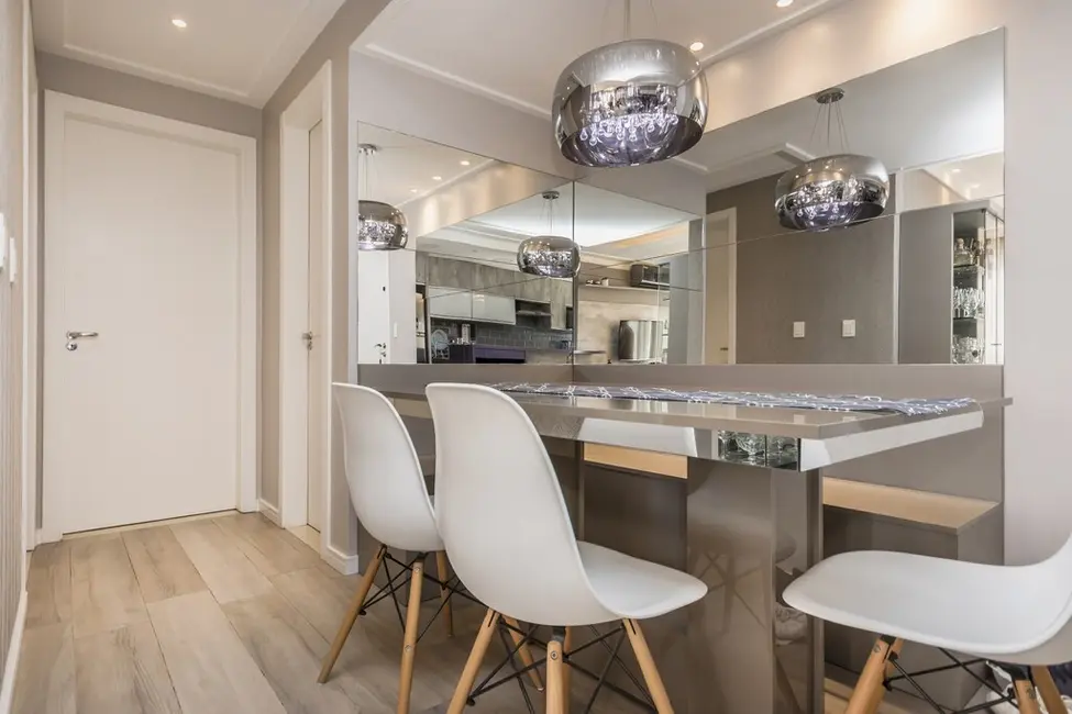 Apartamento com 2 quartos à venda, 64m2 em Independência, Porto Alegre - RS - imagem 7 Foto 7 de Apartamento com 2 quartos à venda, 64m2 em Independência, Porto Alegre - RS