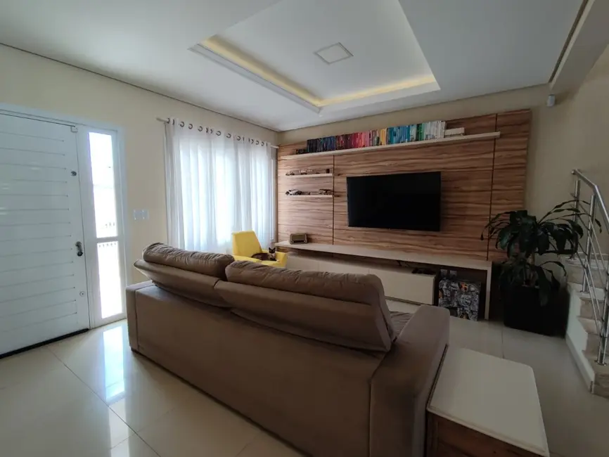 Casa com 3 quartos à venda, 166m2 em Estância Velha, Canoas - RS - imagem 3 Foto 3 de Casa com 3 quartos à venda, 166m2 em Estância Velha, Canoas - RS