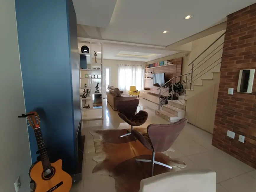 Casa com 3 quartos à venda, 166m2 em Estância Velha, Canoas - RS - imagem 7 Foto 7 de Casa com 3 quartos à venda, 166m2 em Estância Velha, Canoas - RS