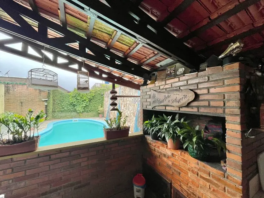 Casa com 5 quartos à venda, 240m2 em Itoupava Central, Blumenau - SC - imagem 6 Foto 6 de Casa com 5 quartos à venda, 240m2 em Itoupava Central, Blumenau - SC