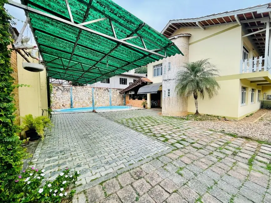 Casa com 5 quartos à venda, 240m2 em Itoupava Central, Blumenau - SC - imagem 3 Foto 3 de Casa com 5 quartos à venda, 240m2 em Itoupava Central, Blumenau - SC