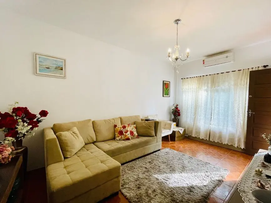 Casa com 4 quartos à venda, 242m2 em Garcia, Blumenau - SC - imagem 6 Foto 6 de Casa com 4 quartos à venda, 242m2 em Garcia, Blumenau - SC