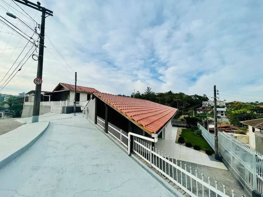 Casa com 3 quartos à venda, 110m2 em Velha, Blumenau - SC - imagem 5 Foto 5 de Casa com 3 quartos à venda, 110m2 em Velha, Blumenau - SC