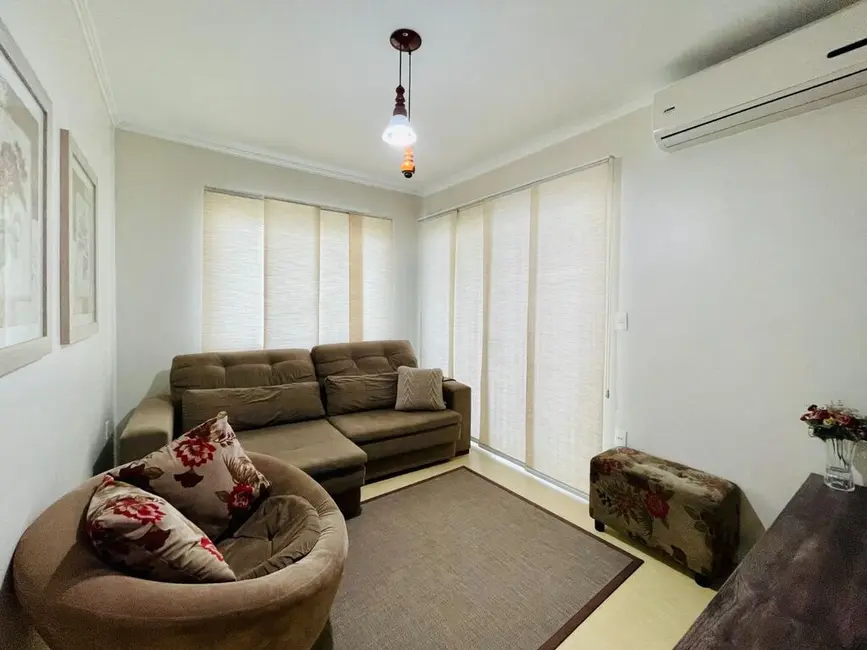 Casa com 3 quartos à venda, 110m2 em Velha, Blumenau - SC - imagem 3 Foto 3 de Casa com 3 quartos à venda, 110m2 em Velha, Blumenau - SC