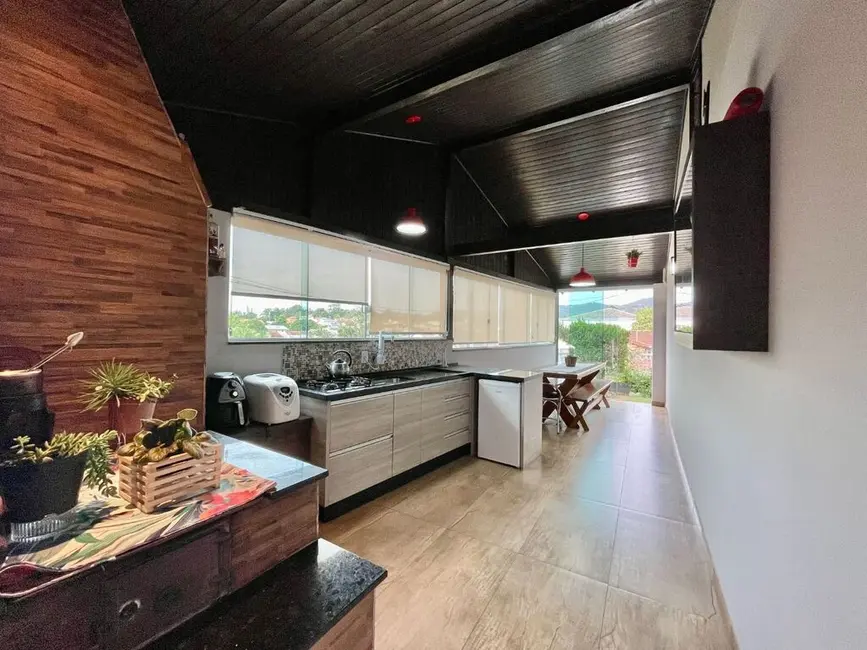 Casa com 3 quartos à venda, 110m2 em Velha, Blumenau - SC - imagem 9 Foto 9 de Casa com 3 quartos à venda, 110m2 em Velha, Blumenau - SC