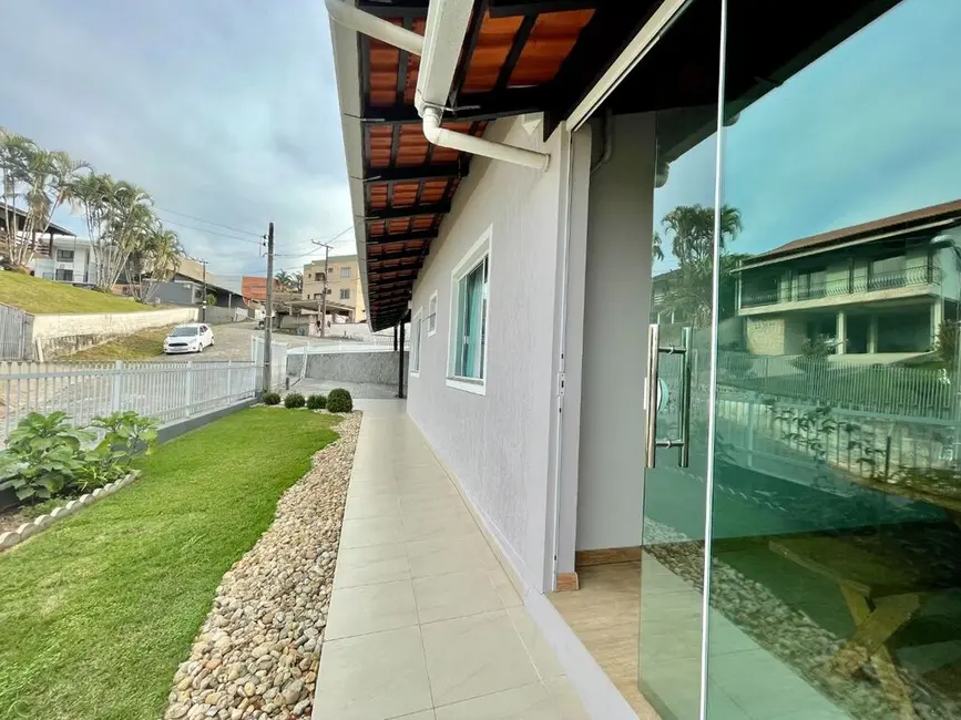 Casa com 3 quartos à venda, 110m2 em Velha, Blumenau - SC - imagem 8 Foto 8 de Casa com 3 quartos à venda, 110m2 em Velha, Blumenau - SC