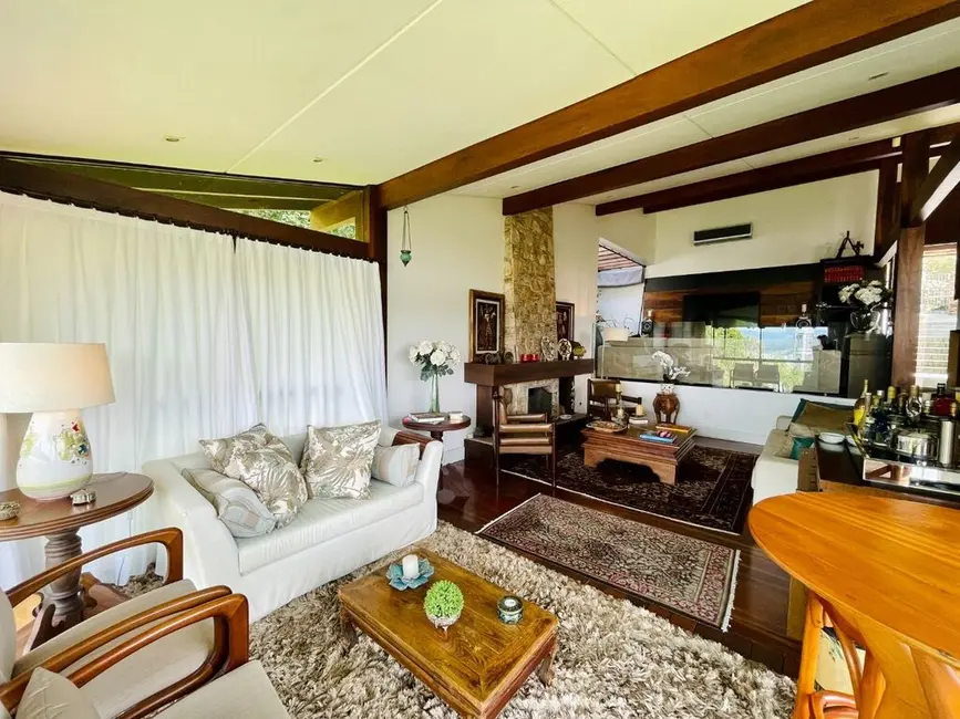 Casa com 4 quartos à venda, 350m2 em Ponta Aguda, Blumenau - SC - imagem 5 Foto 5 de Casa com 4 quartos à venda, 350m2 em Ponta Aguda, Blumenau - SC