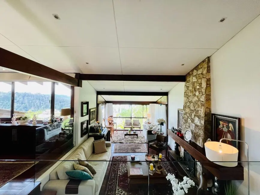 Casa com 4 quartos à venda, 350m2 em Ponta Aguda, Blumenau - SC - imagem 6 Foto 6 de Casa com 4 quartos à venda, 350m2 em Ponta Aguda, Blumenau - SC