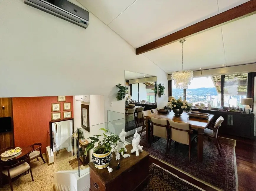 Casa com 4 quartos à venda, 350m2 em Ponta Aguda, Blumenau - SC - imagem 7 Foto 7 de Casa com 4 quartos à venda, 350m2 em Ponta Aguda, Blumenau - SC