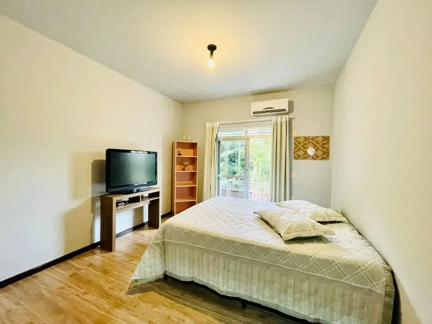 Casa com 3 quartos à venda, 582m2 em Velha, Blumenau - SC - imagem 7 Foto 7 de Casa com 3 quartos à venda, 582m2 em Velha, Blumenau - SC