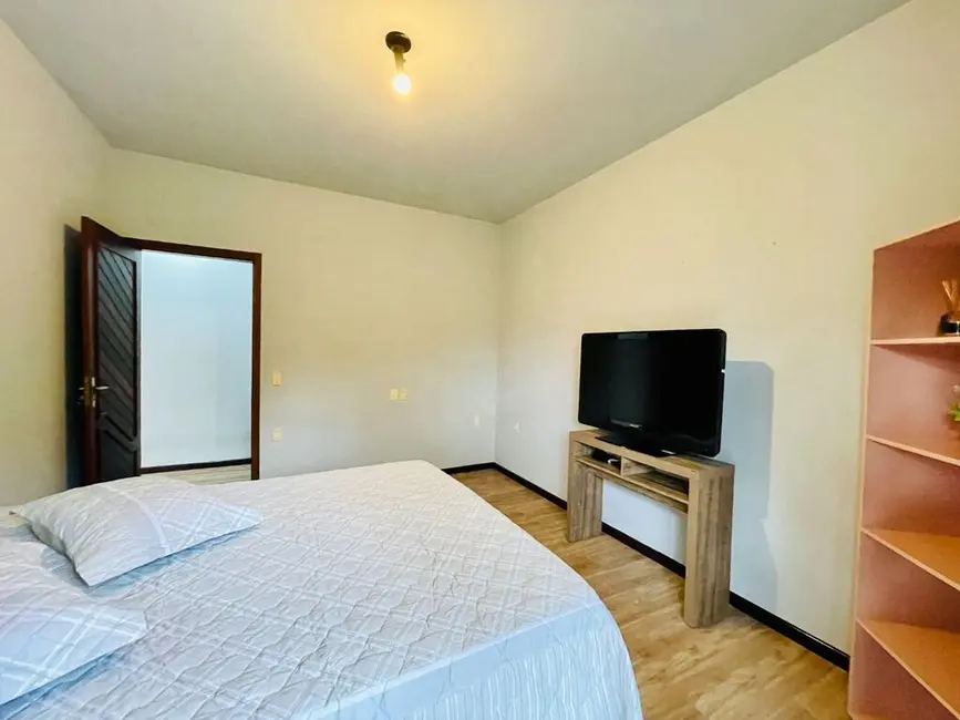 Casa com 3 quartos à venda, 582m2 em Velha, Blumenau - SC - imagem 9 Foto 9 de Casa com 3 quartos à venda, 582m2 em Velha, Blumenau - SC