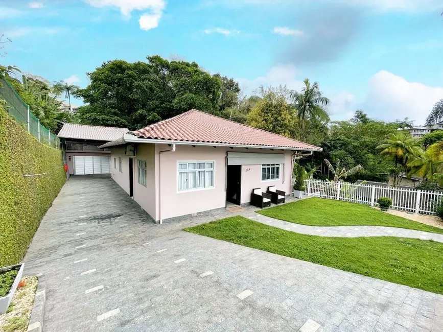 Foto 2 de Casa com 3 quartos à venda, 582m2 em Velha, Blumenau - SC