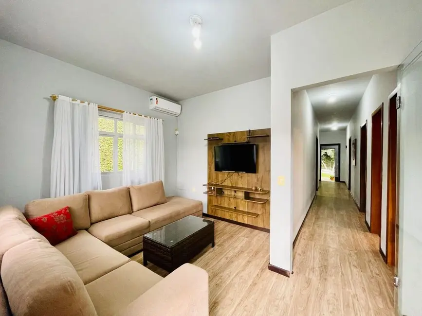 Casa com 3 quartos à venda, 582m2 em Velha, Blumenau - SC - imagem 3 Foto 3 de Casa com 3 quartos à venda, 582m2 em Velha, Blumenau - SC