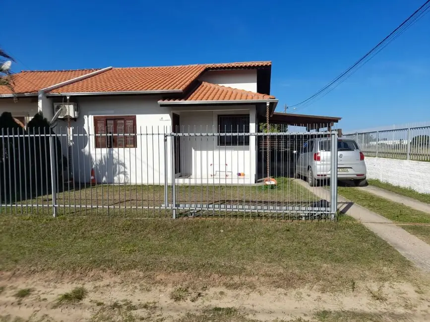 Foto 1 de Casa com 2 quartos à venda, 54m2 em Coloninha, Ararangua - SC