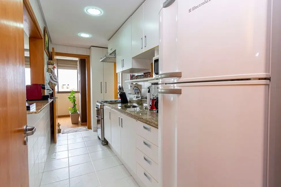 Apartamento com 3 quartos à venda, 94m2 em Cristo Redentor, Porto Alegre - RS - imagem 5 Foto 5 de Apartamento com 3 quartos à venda, 94m2 em Cristo Redentor, Porto Alegre - RS