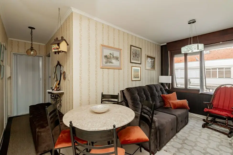 Apartamento com 2 quartos à venda, 68m2 em Menino Deus, Porto Alegre - RS - imagem 3 Foto 3 de Apartamento com 2 quartos à venda, 68m2 em Menino Deus, Porto Alegre - RS