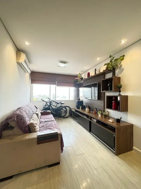 Foto 1 de Apartamento com 3 quartos à venda, 65m2 em Vila Ipiranga, Porto Alegre - RS