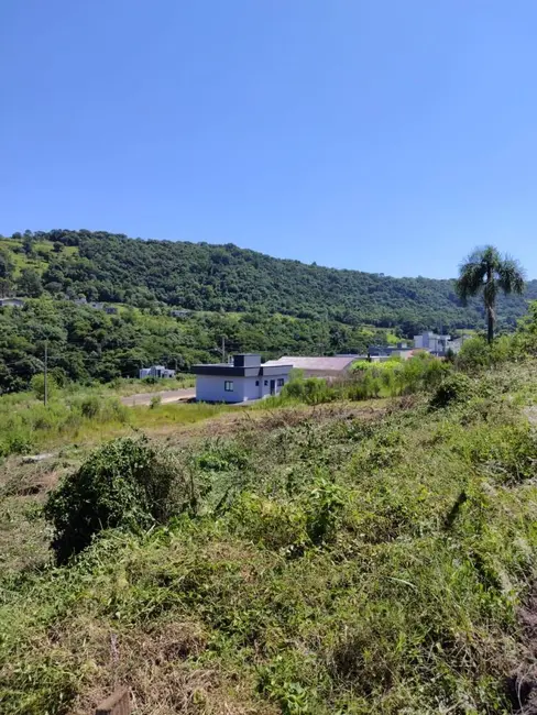 Foto 1 de Terreno / Lote à venda, 360m2 em Herval D Oeste - SC