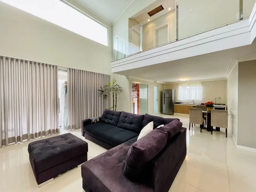 Casa com 3 quartos à venda, 238m2 em Fortaleza Alta, Blumenau - SC - imagem 4 Foto 4 de Casa com 3 quartos à venda, 238m2 em Fortaleza Alta, Blumenau - SC