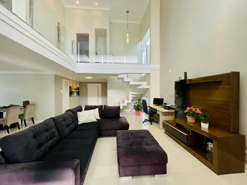 Casa com 3 quartos à venda, 238m2 em Fortaleza Alta, Blumenau - SC - imagem 6 Foto 6 de Casa com 3 quartos à venda, 238m2 em Fortaleza Alta, Blumenau - SC
