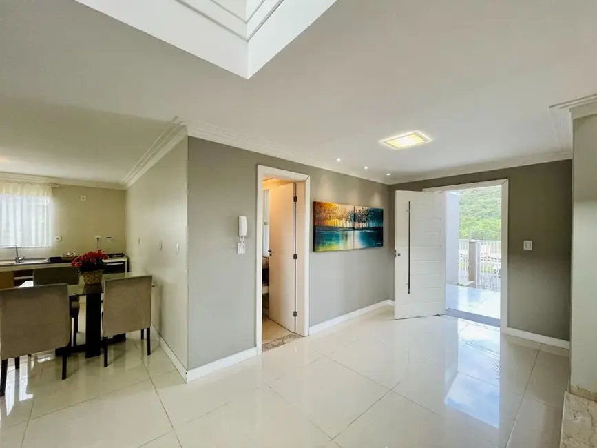 Casa com 3 quartos à venda, 238m2 em Fortaleza Alta, Blumenau - SC - imagem 3 Foto 3 de Casa com 3 quartos à venda, 238m2 em Fortaleza Alta, Blumenau - SC