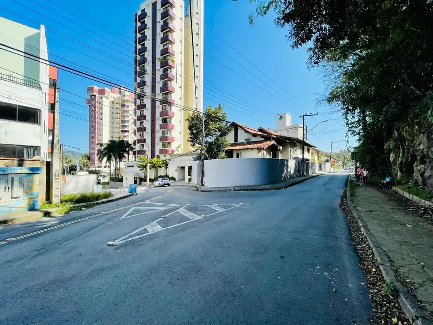 Casa com 4 quartos à venda, 460m2 em Ponta Aguda, Blumenau - SC - imagem 5 Foto 5 de Casa com 4 quartos à venda, 460m2 em Ponta Aguda, Blumenau - SC
