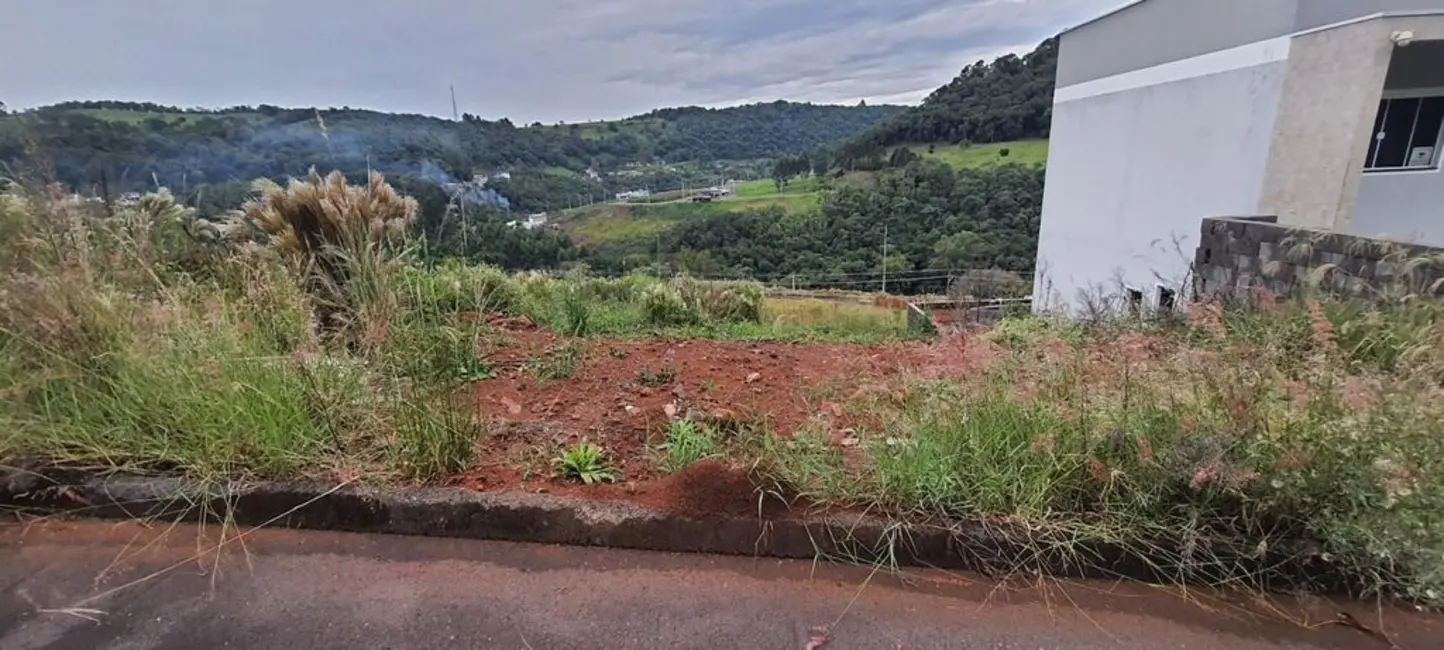 Foto 1 de Terreno / Lote à venda, 360m2 em Herval D Oeste - SC