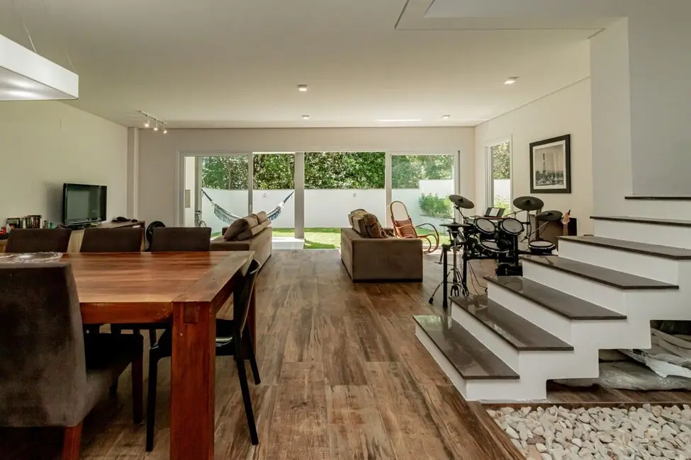 Foto 3 de Casa de Condomínio com 3 quartos à venda, 438m2 em Pedra Redonda, Porto Alegre - RS