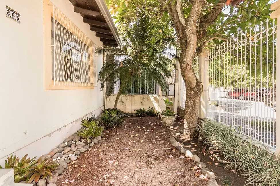 Foto 3 de Casa com 3 quartos à venda, 151m2 em Santa Maria Goretti, Porto Alegre - RS