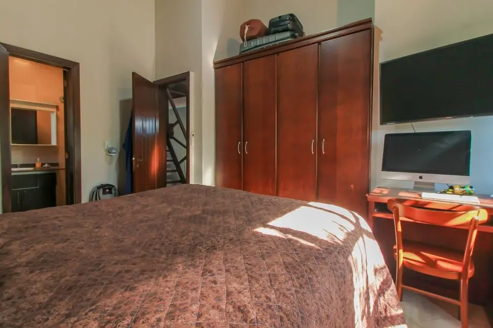 Foto 8 de Casa com 3 quartos à venda, 250m2 em Viamao - RS