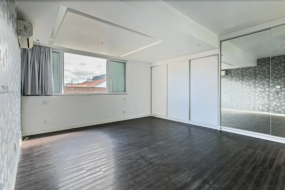 Apartamento com 4 quartos à venda, 218m2 em Centro, Florianopolis - SC - imagem 8 Foto 8 de Apartamento com 4 quartos à venda, 218m2 em Centro, Florianopolis - SC