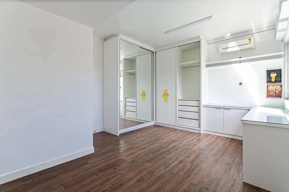 Apartamento com 4 quartos à venda, 218m2 em Centro, Florianopolis - SC - imagem 6 Foto 6 de Apartamento com 4 quartos à venda, 218m2 em Centro, Florianopolis - SC