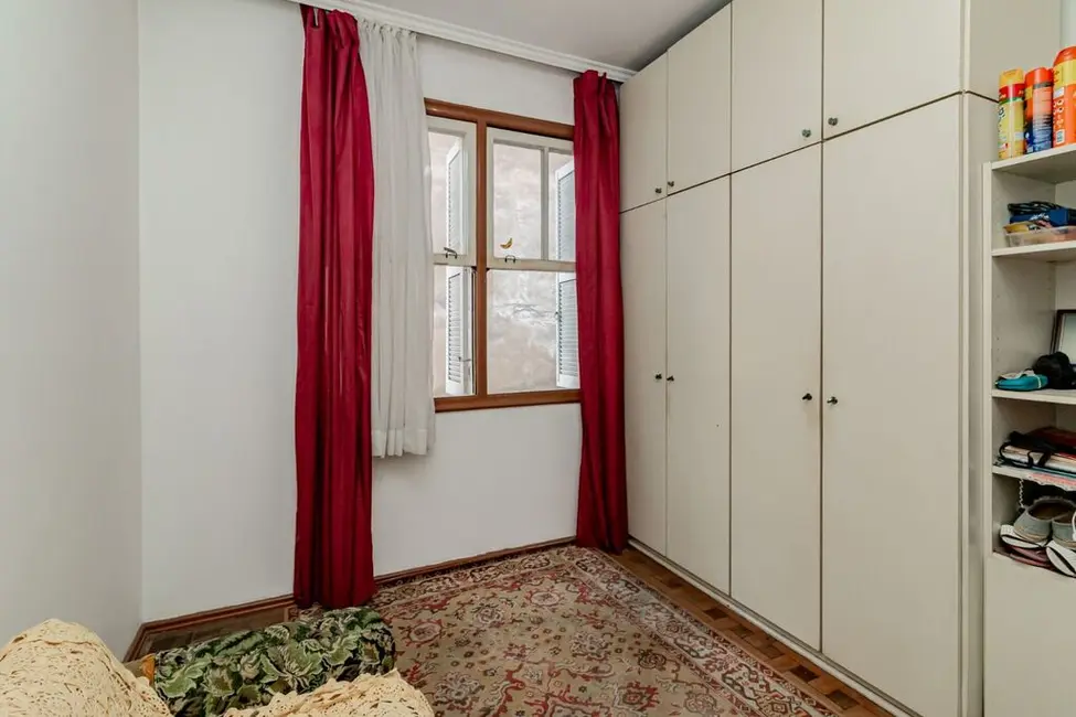 Apartamento com 4 quartos à venda, 104m2 em Menino Deus, Porto Alegre - RS - imagem 7 Foto 7 de Apartamento com 4 quartos à venda, 104m2 em Menino Deus, Porto Alegre - RS