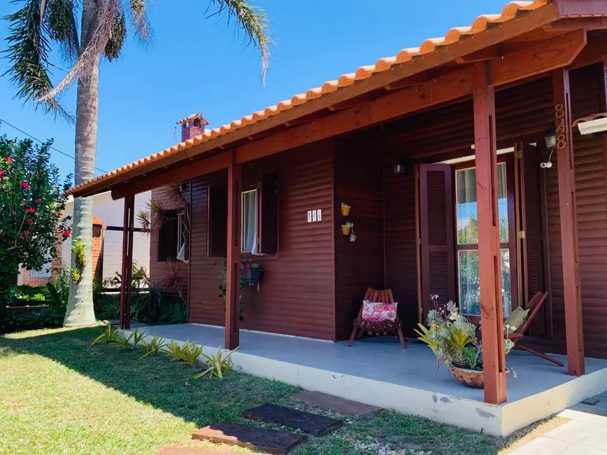Foto 1 de Casa com 3 quartos à venda, 130m2 em Capao Da Canoa - RS