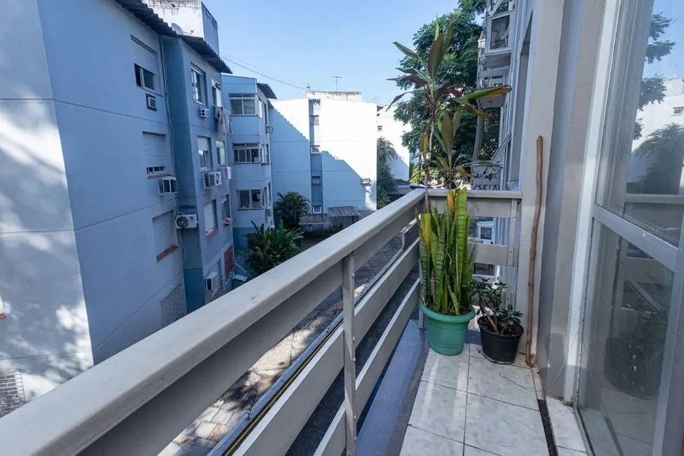 Apartamento com 3 quartos à venda, 77m2 em Passo da Areia, Porto Alegre - RS - imagem 8 Foto 8 de Apartamento com 3 quartos à venda, 77m2 em Passo da Areia, Porto Alegre - RS