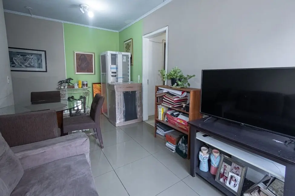 Apartamento com 3 quartos à venda, 77m2 em Passo da Areia, Porto Alegre - RS - imagem 5 Foto 5 de Apartamento com 3 quartos à venda, 77m2 em Passo da Areia, Porto Alegre - RS