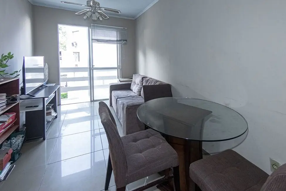 Apartamento com 3 quartos à venda, 77m2 em Passo da Areia, Porto Alegre - RS - imagem 3 Foto 3 de Apartamento com 3 quartos à venda, 77m2 em Passo da Areia, Porto Alegre - RS